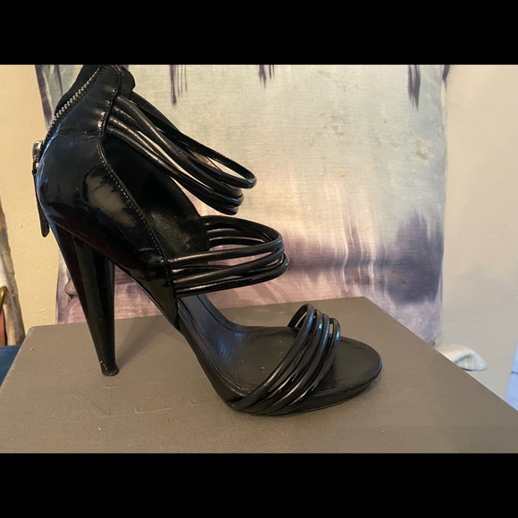 Black Cut Out Heels Alexander Macqueen• UNIQUE! - Picture 2 of 4